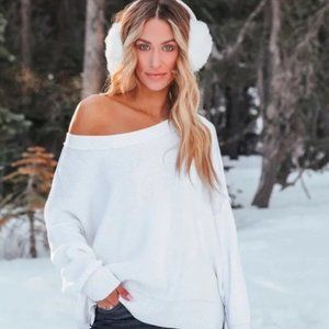 Vici Bonnie sweater, white ⭐️🤍